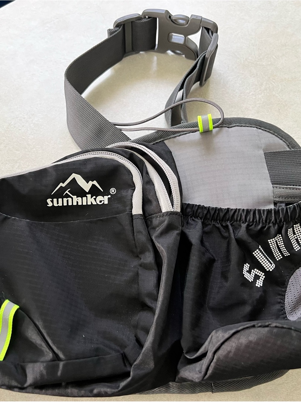 Like New! Men’s or Women’s SUNHIKER Black Waist Bag with Neon Accents